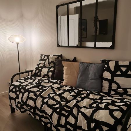 Appartement Studio cosy et rénové à 2 pas gare Reims Centre - Rue Extérieur photo