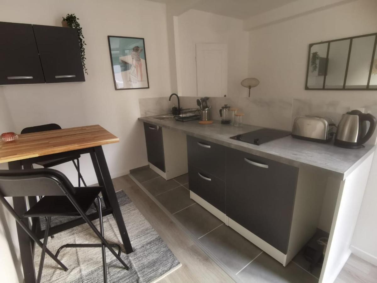 Appartement Studio cosy et rénové à 2 pas gare Reims Centre - Rue Extérieur photo